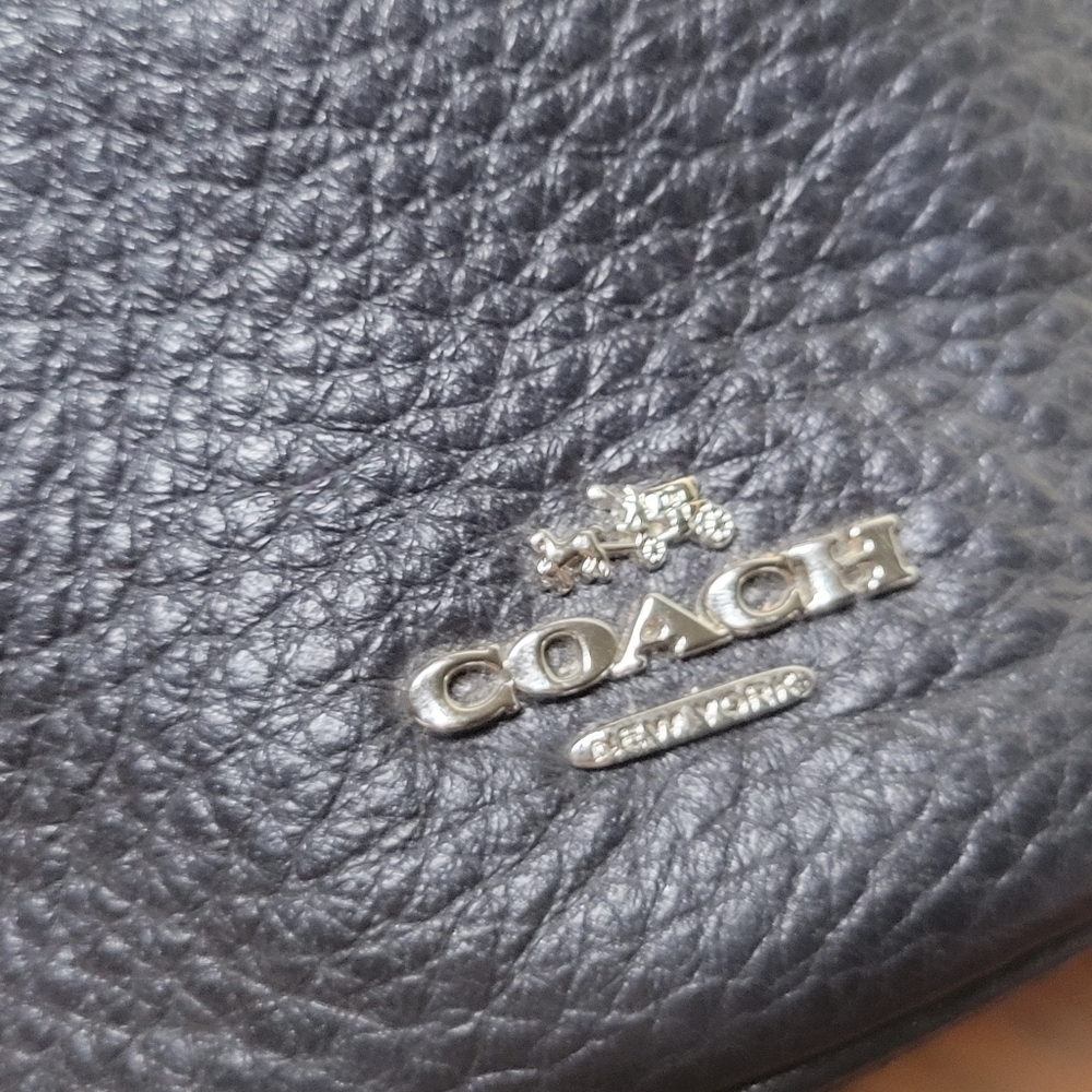 Coach F56581 Petal Bucket Bag Wristlet - Picture 2 of 10